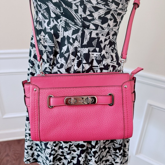 Coach Swagger Wristlet/crossbody bag 2in 1 /NWT - Picture 14 of 15